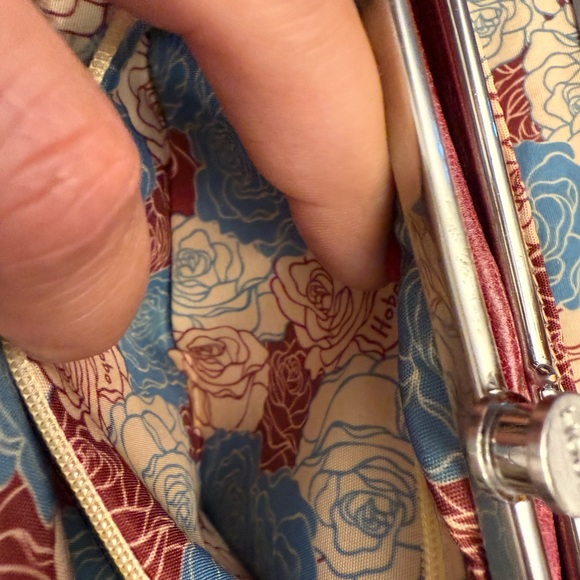 Hobo Womens Clutch Purse Wallet Magenta Leather Magnetic Bifold - Picture 7 of 13